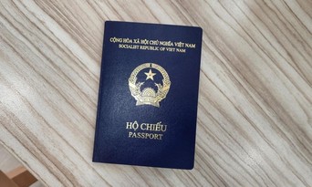  Mẫu hộ chiếu phổ thông mới của Việt Nam. Ảnh: KT