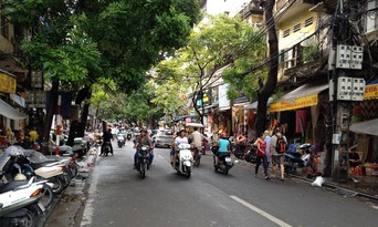  Một góc phố Hàng Chiếu, Hà Nội