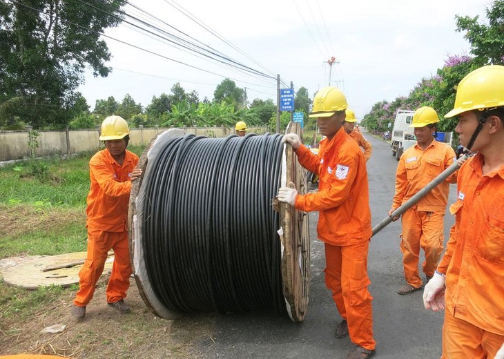 Thị trường Việt Nam hiện có trên 200 doanh nghiệp sản xuất và kinh doanh dây và cáp điện. Ảnh: Thế Anh