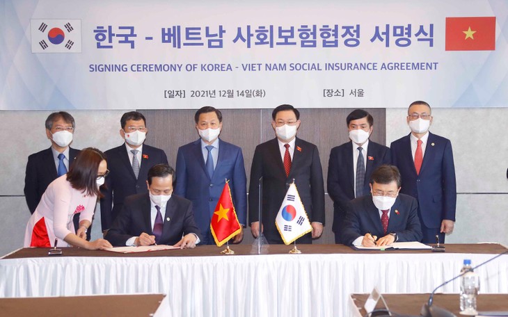 Lễ ký Hiệp định về bảo hiểm xã hội giữa Chính phủ Việt Nam và Chính phủ Hàn Quốc sáng ngày 14/12/2021 - ảnh Thành Chung