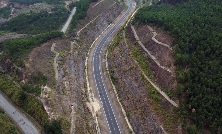 Hướng tuyến cao tốc La Sơn - Hòa Liên phần lớn đi qua địa hình đồi núi