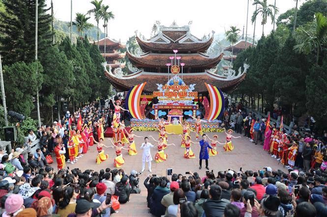 Hà Nội chính thức yêu cầu các địa phương tạm dừng tổ chức các loại hình lễ hội trong dịp Tết Nguyên đán Nhâm Dần 2022. Ảnh minh họa