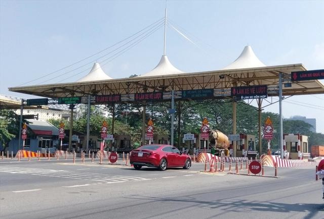 Trạm thu phí điện tử không dừng trên đường Nguyễn Văn Linh, TP.HCM