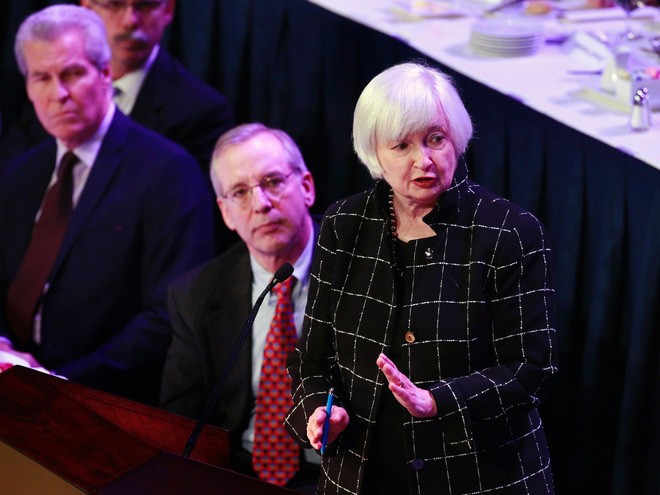 Janet Yellen: “Fed sẽ không vội vàng tăng lãi suất“