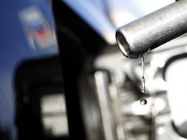 Giá dầu châu Á vẫn đứng quanh mức thấp trong vòng 2 tháng qua
