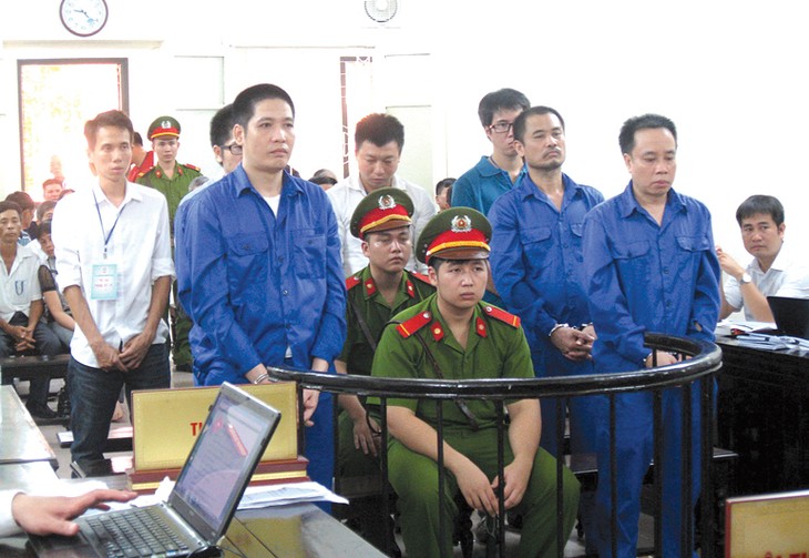 Các bị cáo tại phiên tòa. Ảnh: Nguyễn Quỳnh