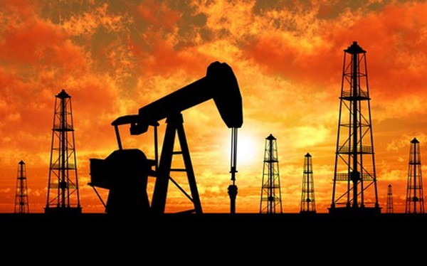 Giá dầu tăng 10% trong 3 phiên