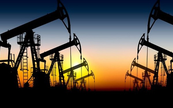Giá dầu tăng mạnh lên cao nhất 1 tháng