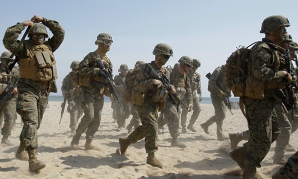 Lính Mỹ huấn luyện tại căn cứ ở Okinawa, Nhật Bản. Ảnh: CNN.