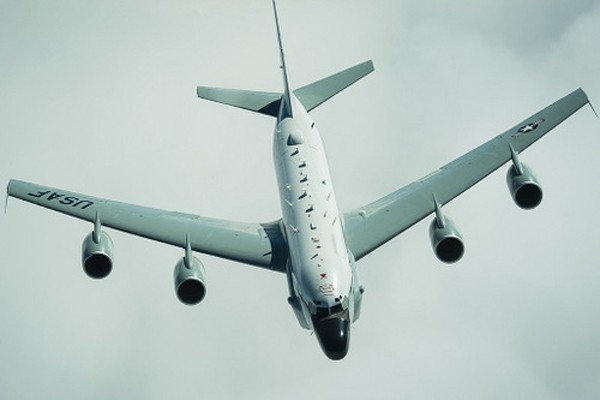 Máy bay RC-135V/W có khả năng xác định, do thám tín hiệu radio. Ảnh:Aviationist.