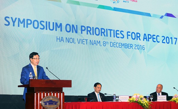 Phó Thủ tướng Chính phủ Phạm Bình Minh phát biểu tại Hội thảo về các chủ đề ưu tiên của Năm APEC 2017. Ảnh: Cổng TTCP