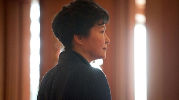 Vụ bê bối Tổng thống Park Geun-hye để người bạn thân can thiệp vào công việc quốc gia đã đẩy danh tiếng cũng như sự nghiệp chính trị của bà đến bên bờ vực sụp đổ. Ảnh minh họa:AFP