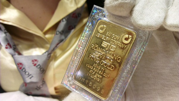 Vàng miếng SJC vẫn cao hơn thế giới 5 triệu đồng.