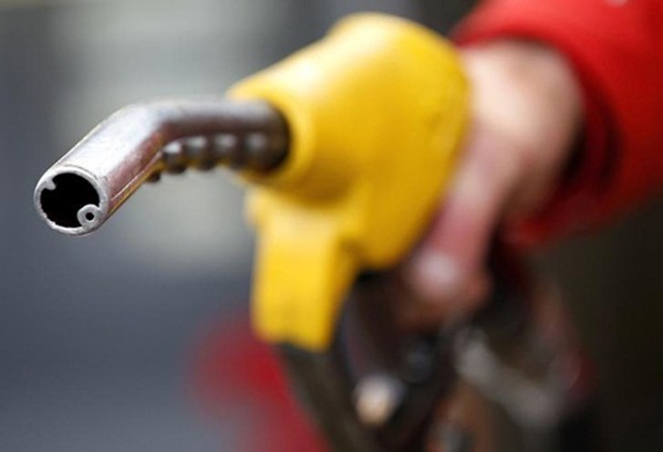 Giá dầu tăng khi OPEC giảm sản lượng