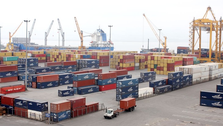 Các doanh nghiệp Việt Nam mới chỉ đảm nhận khoảng 25% thị trường dịch vụ logistics trong nước. Ảnh: Quang Tuấn