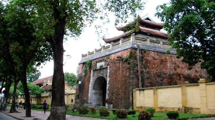 Hai vị Tổng đốc Nguyễn Tri Phương và Hoàng Diệu được thờ trên vọng lâu Bắc Môn Hoàng Thành