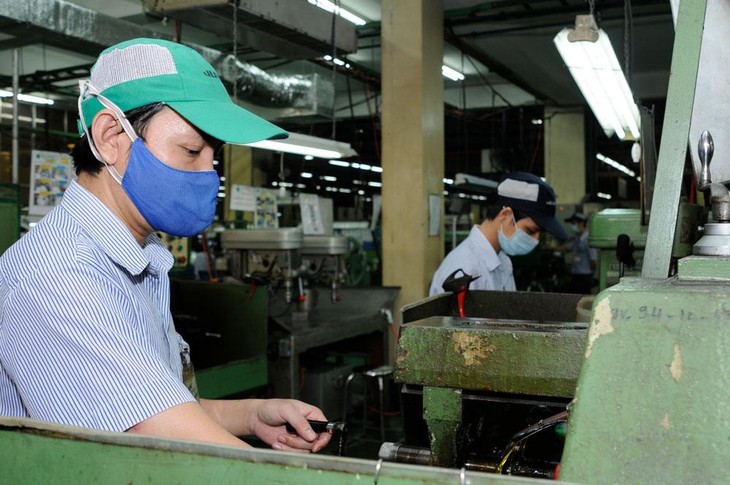Chỉ số sản xuất ngành công nghiệp của TP.HCM trong tháng 10 ước tính tăng 23,6% so với tháng 9/2021. Ảnh: Tiên Giang