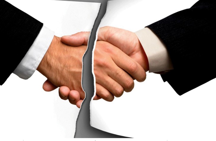Phương thức giải quyết tranh chấp thân thiện và hiệu quả nhất với doanh nghiệp là thương lượng hợp đồng. Ảnh: NC st