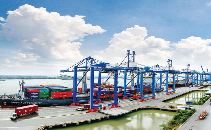 Cần phát triển các trung tâm logistics, kết nối phương thức vận tải để hỗ trợ doanh nghiệp giảm chi phí, nâng cao sức cạnh tranh của hàng hóa. Ảnh: Tường Lâm