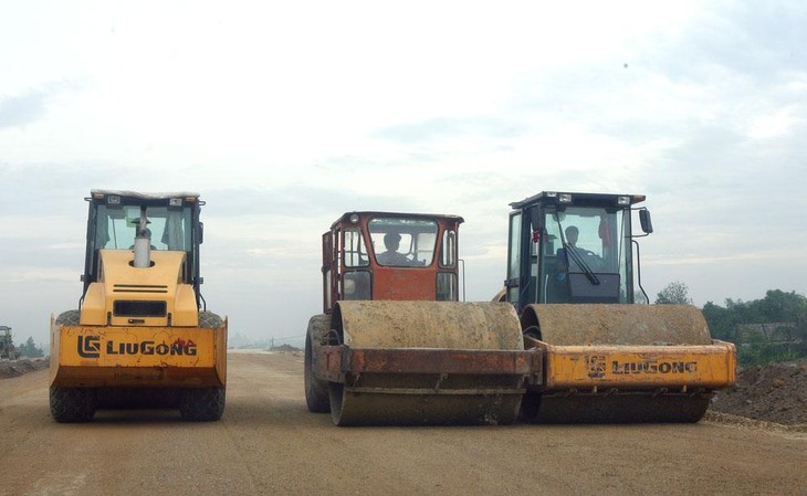 Các nhà thầu trúng 3 gói xây lắp của Dự án Nâng cấp, mở rộng đường liên huyện Phú Riềng - Bù Đăng đang thực hiện nhiều gói thầu ở Bình Phước. Ảnh minh họa: Tường Lâm