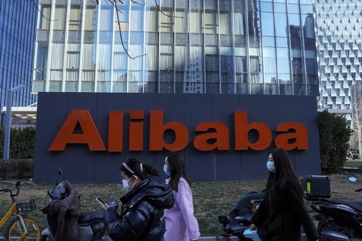 Alibaba lĩnh án phạt kỷ lục vào tháng 4/2021 với cáo buộc kinh doanh độc quyền - Ảnh: AP