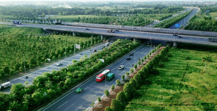 Các tuyến đường Vành đai 4 thủ đô Hà Nội, Vành đai 3 và 4 TP.HCM sẽ tạo ra không gian phát triển mới cho Hà Nội, TP.HCM và các tỉnh xung quanh. Ảnh: Lê Tiên