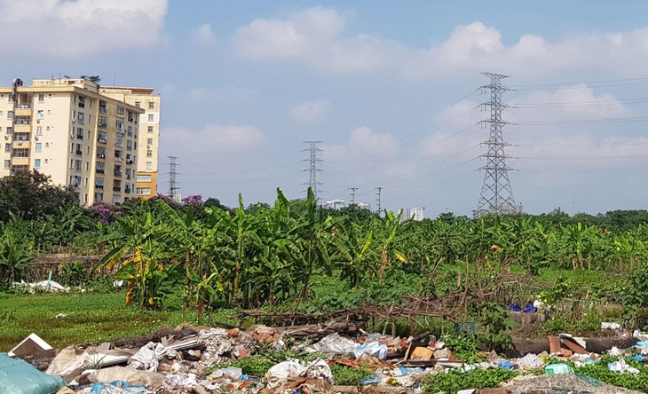 Dự án Khu chức năng đô thị Trũng Kênh kết hợp cải tạo, chỉnh trang lại làng xóm cũ ở quận Hoàng Mai (Hà Nội) đang bị bỏ hoang. Ảnh: Đinh Tùng