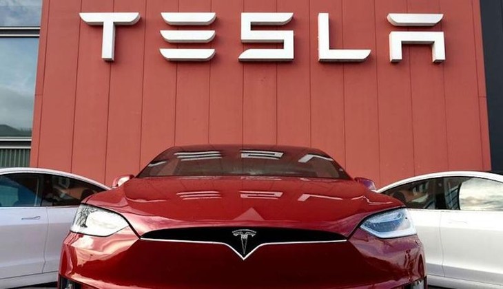 Hãng xe điện Tesla đã đưa ra lời xin lỗi về việc phải tăng giá bán sản phẩm để bù đắp cho chi phí gia tăng. Ảnh Internet