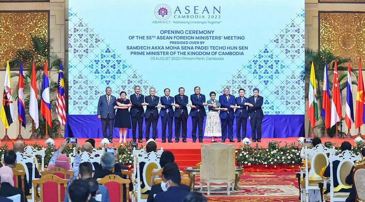 Hơn bao giờ hết, ASEAN cần đoàn kết, phát huy vai trò trung tâm, nỗ lực xây dựng Cộng đồng "thống nhất trong đa dạng", gắn kết, bao trùm và hợp tác. Ảnh: Tuấn Anh