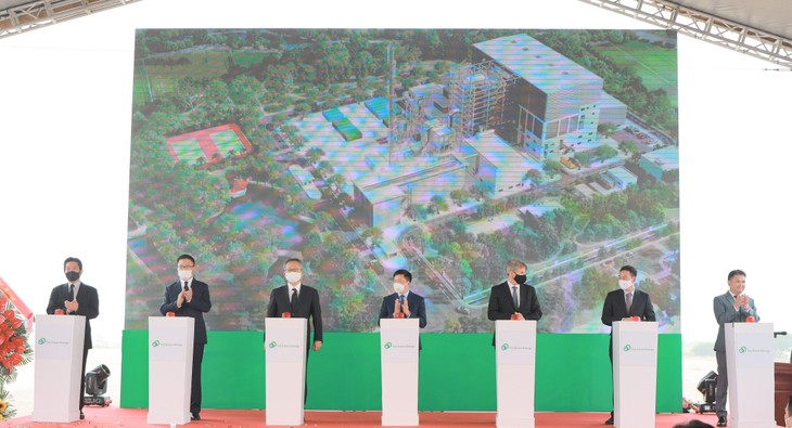 Ngày 16/12, tại Bắc Ninh, Công ty TNHH Năng lượng Xanh T&J đã tổ chức lễ khởi động Dự án xây dựng nhà máy xử lý chất thải rắn và chuyển hóa thành điện năng, và ký kết hợp tác đầu tư với Tổ chức Tài chính Quốc tế (IFC).