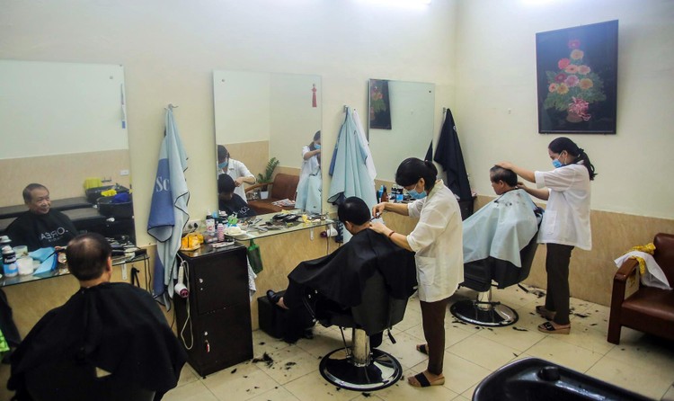 Tìm 1 tiệm cắt tóc ở Sài Gòn cắt được kiểu này  theNEXTvoz