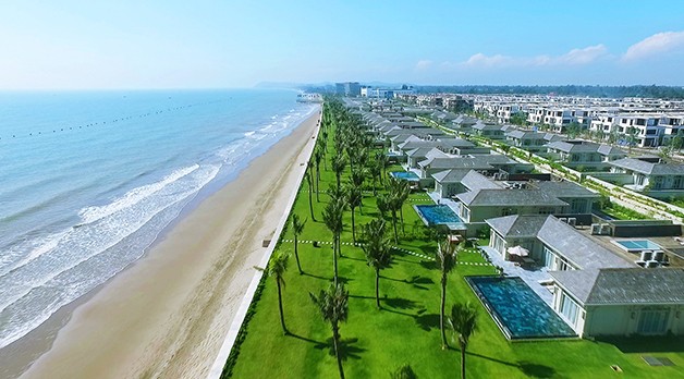 FLC Samson Beach & Golf Resort đã hoàn thành và đưa vào khai thác tháng 7/2015.