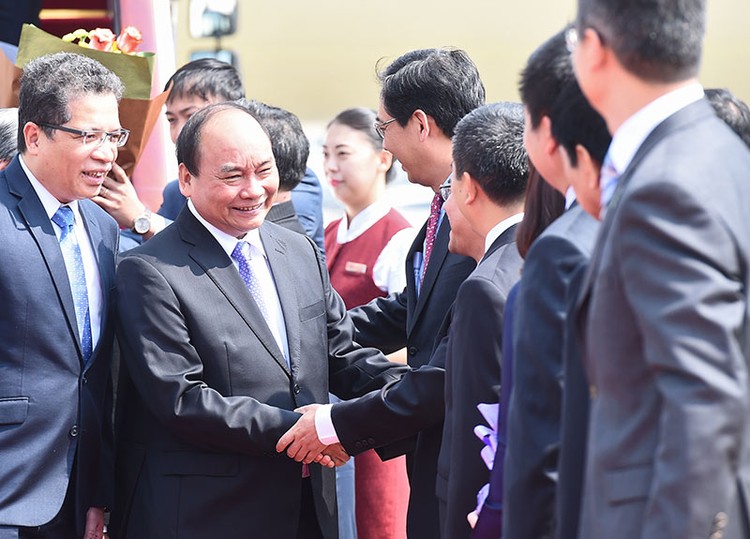 Thủ tướng Nguyễn Xuân Phúc và đoàn cấp cao Việt Nam bắt đầu chuyến thăm chính thức Trung Quốc từ ngày 12/9. Ảnh: Quang Hiếu
