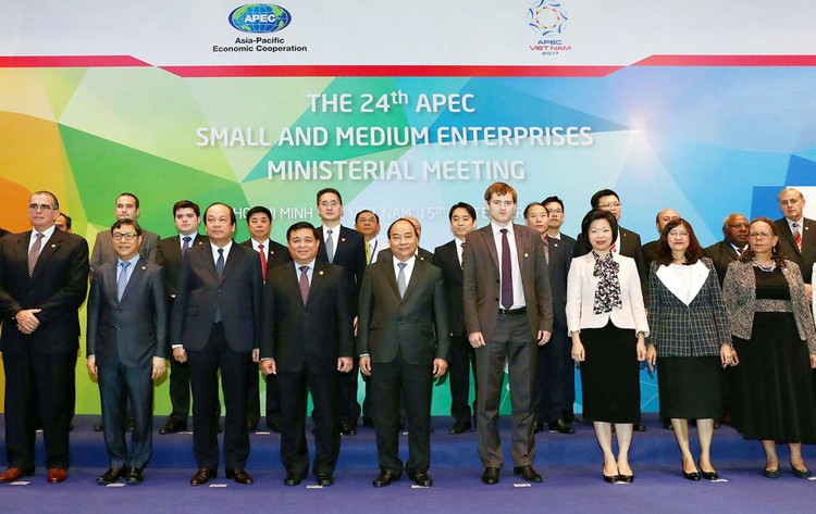 Thủ tướng Chính phủ Nguyễn Xuân Phúc và các vị quan khách tại SMEMM 24. Ảnh: Thanh Vũ