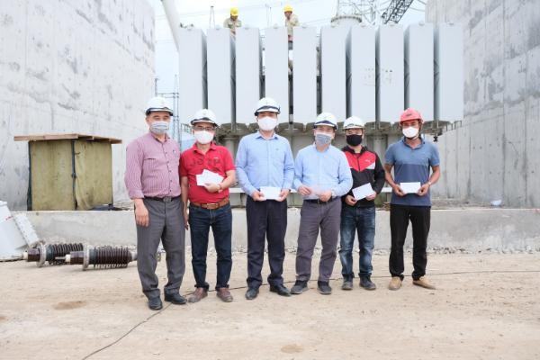 Khẩn trương hoàn thành công trình “Lắp đặt, đóng điện vận hành tạm MBA 500 kV - 600 MVA tại TBA 500 kV Nho Quan” ảnh 3