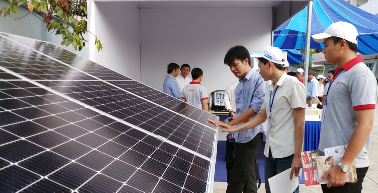 Tổng công ty Điện lực Miền Nam: Tạo thuận lợi tối đa cho khách hàng sử dụng điện mặt trời mái nhà ảnh 1