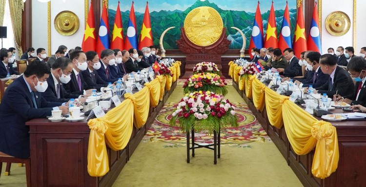 Lễ đón trọng thể Chủ tịch nước Nguyễn Xuân Phúc thăm hữu nghị chính thức Lào ảnh 2