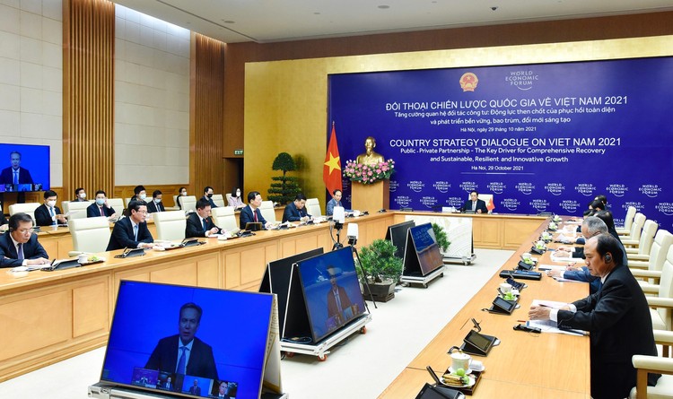 Giáo sư Klaus Schwab: “Việt Nam vững bước trên con đường trở thành đầu tàu kinh tế của khu vực" ảnh 2