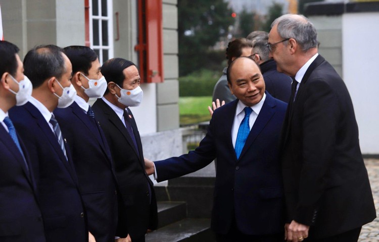 Tổng thống Thụy Sĩ chủ trì lễ đón chính thức Chủ tịch nước Nguyễn Xuân Phúc ảnh 1