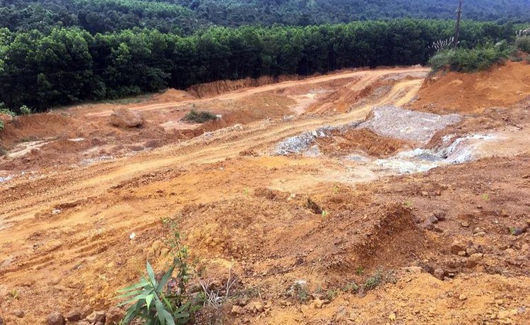 Cận cảnh mỏ khoáng sản lậu quy mô lớn vừa bị phát hiện tại Quảng Bình ảnh 2