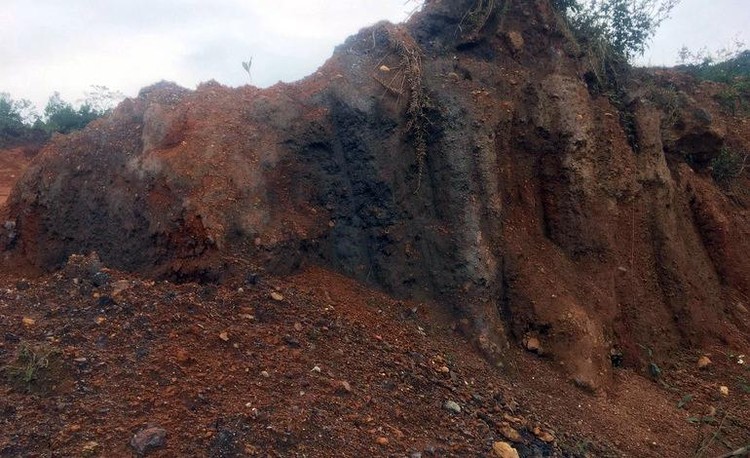 Cận cảnh mỏ khoáng sản lậu quy mô lớn vừa bị phát hiện tại Quảng Bình ảnh 7