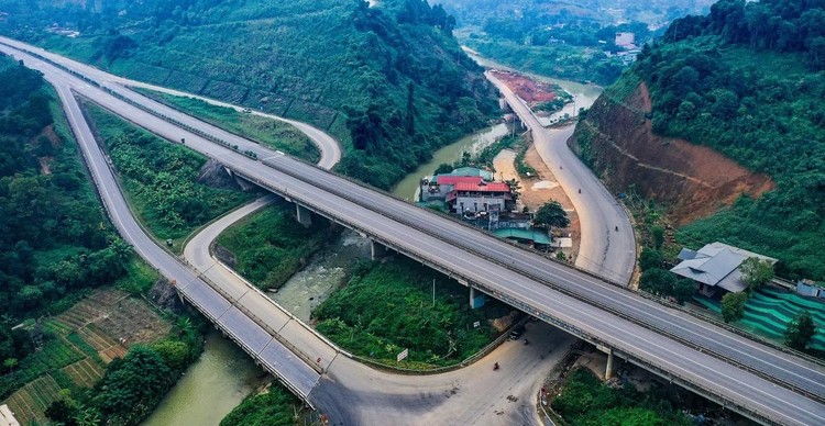 Gần 14.000 tỷ đồng mở rộng hai tuyến cao tốc, bất động sản Cao Phong hưởng lợi ảnh 3