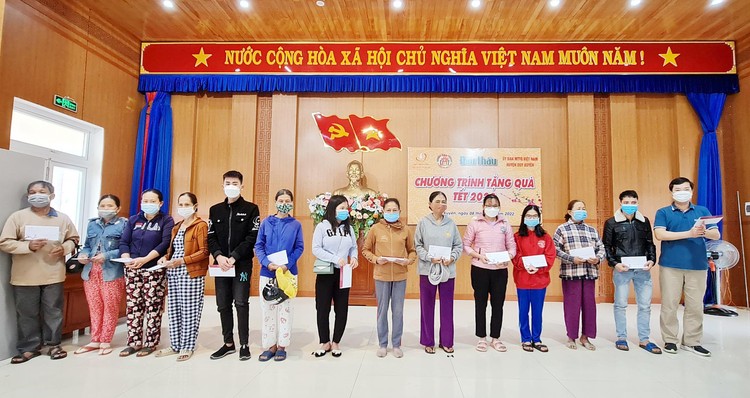 Báo Đấu thầu trao 800 suất quà Tết Nhâm Dần 2022 cho các hộ nghèo tỉnh Quảng Nam ảnh 2
