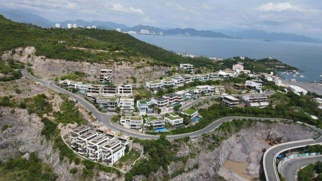 Khánh Hòa: Chủ khu biệt thự biển Anh Nguyễn- Nha Trang khai thác trái phép 40.000m3 đất đá ảnh 1