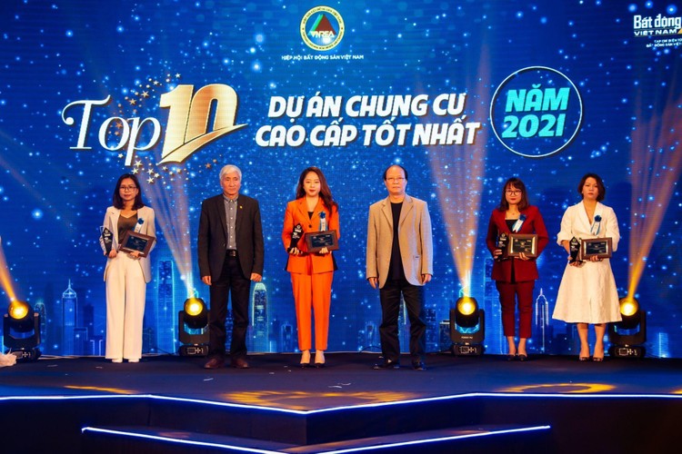 Sunshine Group giành hai giải thưởng lớn tại Lễ Vinh danh các thương hiệu BĐS dẫn đầu năm 2021-2022 ảnh 1
