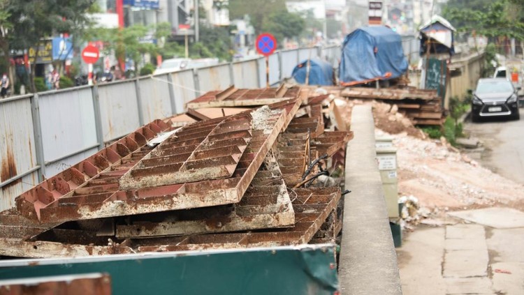 Dự án hơn 800 tỷ đồng ở Hà Nội chậm tiến độ: Nhếch nhác, đe dọa tính mạng người dân ảnh 17