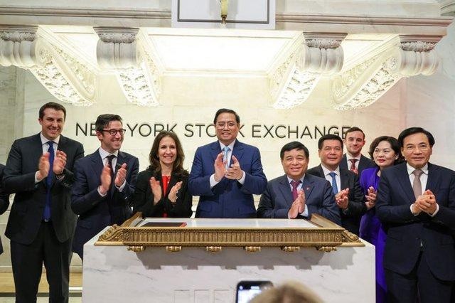 Thủ tướng Phạm Minh Chính tham quan, làm việc tại sàn giao dịch chứng khoán lớn nhất thế giới tại New York ảnh 7