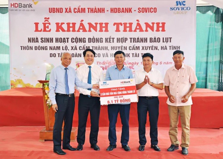 HDBank, Sovico trao tặng 3 nhà cộng đồng tránh lũ trị giá 6,1 tỷ đồng cho tỉnh Hà Tĩnh ảnh 1