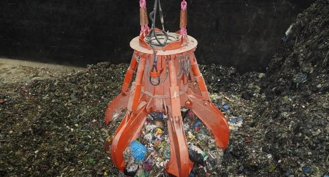 Chuyển rác về nhà máy điện rác Sóc Sơn: Xử lý dứt điểm 3.000 tấn rác tồn ảnh 1