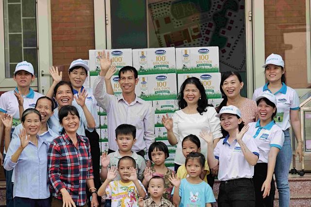 Những khoảnh khắc đẹp trên hành trình của Quỹ sữa Vươn cao Việt Nam năm thứ 15 ảnh 1